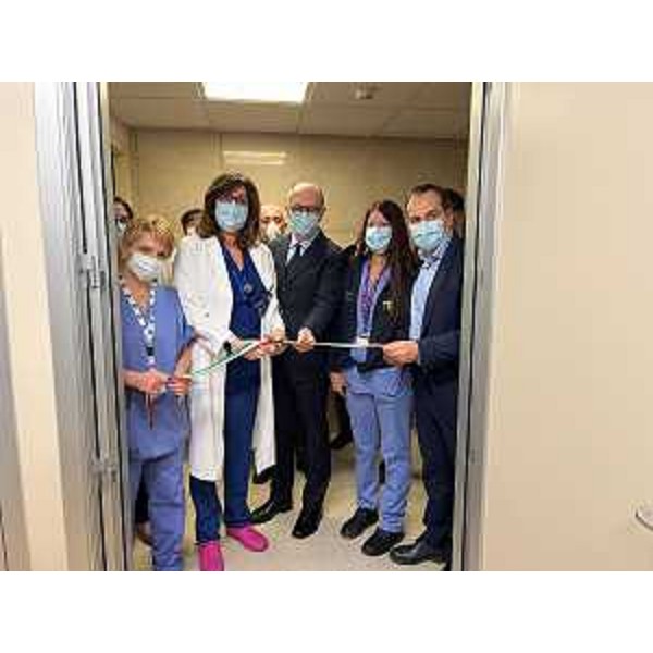 Taglio del nastro della stanza dell'accoglienza (Pronto soccorso a Udine) con l'assessore regionale alla Salute Riccardo Riccardi. - Taglio del nastro della stanza dell'accoglienza (Pronto soccorso a Udine) con l'assessore regionale alla Salute Riccardo Riccardi.