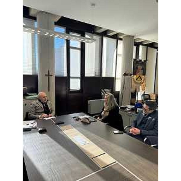 L'assessore regionale Cristina Amirante con il sindaco di Forgaria nel Friuli Pierluigi Molinaro - L'assessore regionale Cristina Amirante con il sindaco di Forgaria nel Friuli Pierluigi Molinaro