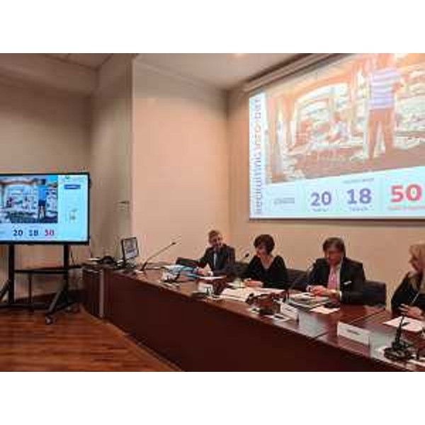 L'assessore Rosolen interviene alla presentazione del Recruiting info-day organizzato dal Git a Grado il 20 febbraio - L'assessore Rosolen interviene alla presentazione del Recruiting info-day organizzato dal Git a Grado il 20 febbraio