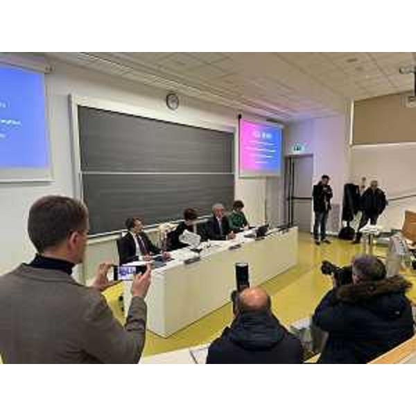 Momenti della presentazione dei due nuovi laboratori di fisica quantistica all'Università di Trieste - Momenti della presentazione dei due nuovi laboratori di fisica quantistica all'Università di Trieste