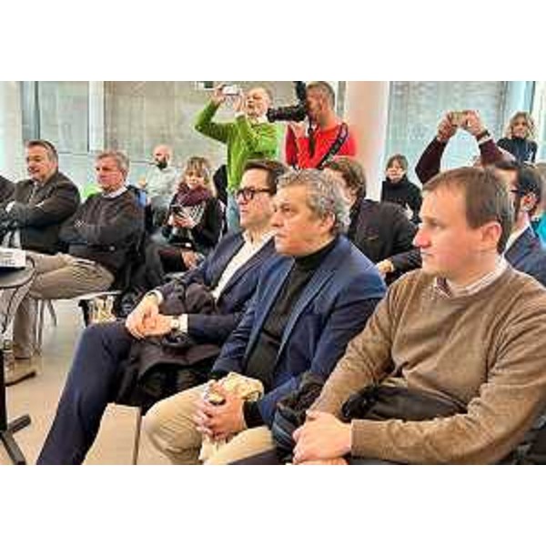 Da destra, i consiglieri regionali Massimiliano Pozzo, Francesco Martines e Igor Treleani, primo a sinistra Diego Bernardis, - Da destra, i consiglieri regionali Massimiliano Pozzo, Francesco Martines e Igor Treleani, primo a sinistra Diego Bernardis, 