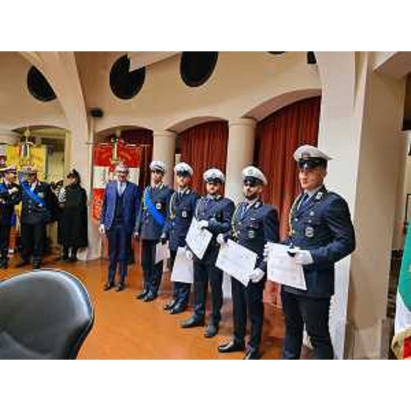 L'assessore Pierpaolo Roberti in un momento delle premiazioni, nell'auditorium della Regione a Pordenone, degli agenti di Polizia locale che si sono distinti nelle operazioni ne corso del 2023. - L'assessore Pierpaolo Roberti in un momento delle premiazioni, nell'auditorium della Regione a Pordenone, degli agenti di Polizia locale che si sono distinti nelle operazioni ne corso del 2023.