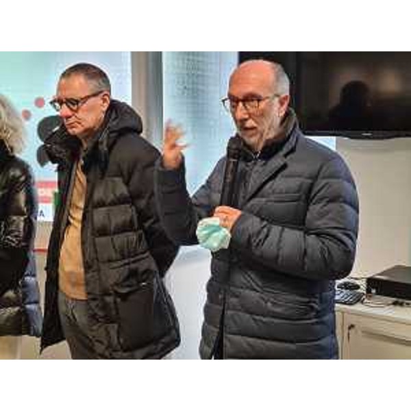 L'assessore Riccardo Riccardi, a destra, accanto al direttore generale dell'Asfo, Giuseppe Tonutti, illustra il piano di videosorveglianza del Pronto soccorso. - L'assessore Riccardo Riccardi, a destra, accanto al direttore generale dell'Asfo, Giuseppe Tonutti, illustra il piano di videosorveglianza del Pronto soccorso.