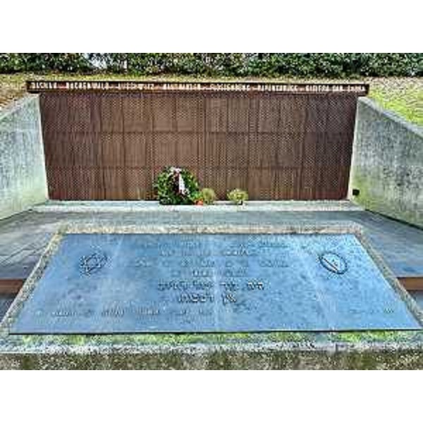 Il Monumento dedicato ai deportati dell'isontino - Il Monumento dedicato ai deportati dell'isontino 