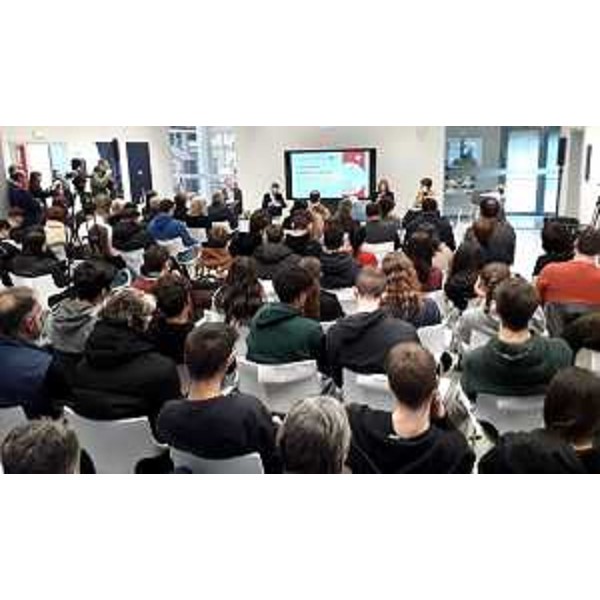 Sala piena per l'evento "Carta di Lorenzo: una piattaforma nazionale per la sicurezza sul lavoro", organizzato dalla Regione in collaborazione con Formindustria Fvg e Lef. - Sala piena per l'evento "Carta di Lorenzo: una piattaforma nazionale per la sicurezza sul lavoro", organizzato dalla Regione in collaborazione con Formindustria Fvg e Lef.