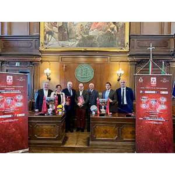 Foto di gruppo in Municipio a Trieste al termine della conferenza stampa di presentazione della Final four ndi Coppa Italia femminile di volley - Foto di gruppo in Municipio a Trieste al termine della conferenza stampa di presentazione della Final four ndi Coppa Italia femminile di volley