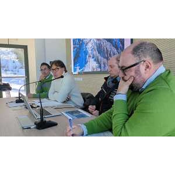 L'assessore Sergio Emidio Bini all'incontro dedicato al polo del Tarvisiano - L'assessore Sergio Emidio Bini all'incontro dedicato al polo del Tarvisiano 