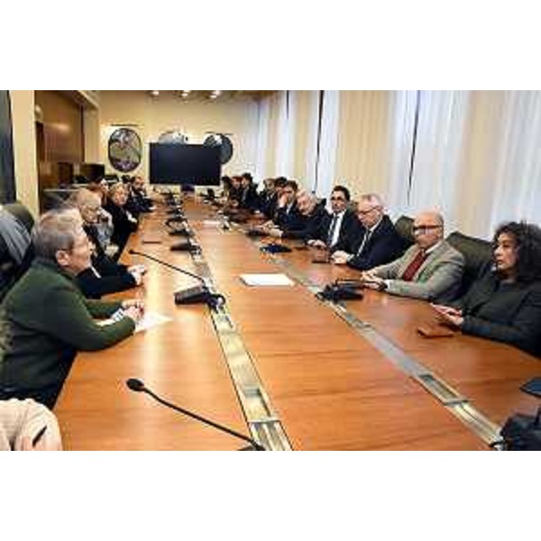 L'incontro in sala Gialla con la presidente Adriana Giusi (prima a sx) e alcune delle componenti il Comitato partecipazione consultori di Trieste - L'incontro in sala Gialla con la presidente Adriana Giusi (prima a sx) e alcune delle componenti il Comitato partecipazione consultori di Trieste