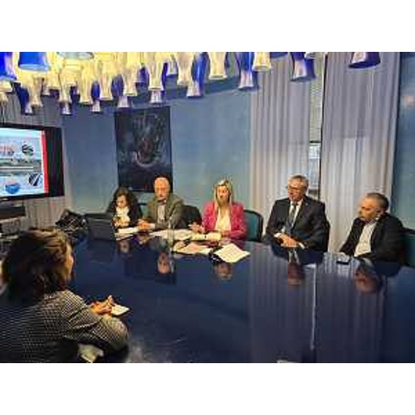 L'assessore regionale Cristina Amirante, alla sua sinistra il presidente del Consiglio regionale Mauro Bordin e il sindaco di Palazzolo dello Stella Franco D'Altilia - L'assessore regionale Cristina Amirante, alla sua sinistra il presidente del Consiglio regionale Mauro Bordin e il sindaco di Palazzolo dello Stella Franco D'Altilia 