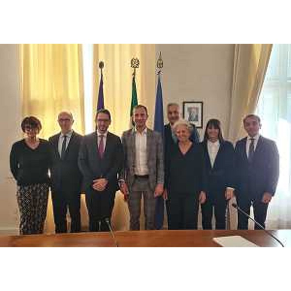 Il governatore del Friuli Venezia Giulia Massimiliano Fedriga, il country president e amministratore delegato di AstraZeneca Claudio Longo, l'assessore regionale alla Salute Riccardo Riccardi e l'assessore alla Ricerca Alessia Rosolen alla presentazione dell'accordo di collaborazione Regione-AstraZeneca. - Il governatore del Friuli Venezia Giulia Massimiliano Fedriga, il country president e amministratore delegato di AstraZeneca Claudio Longo, l'assessore regionale alla Salute Riccardo Riccardi e l'assessore alla Ricerca Alessia Rosolen alla presentazione dell'accordo di collaborazione Regione-AstraZeneca.