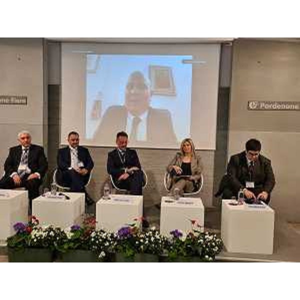 L'assessore Cristina Amirante interviene al panel della logistica nell'ambito del Business Forum Transadriatico. - L'assessore Cristina Amirante interviene al panel della logistica nell'ambito del Business Forum Transadriatico.