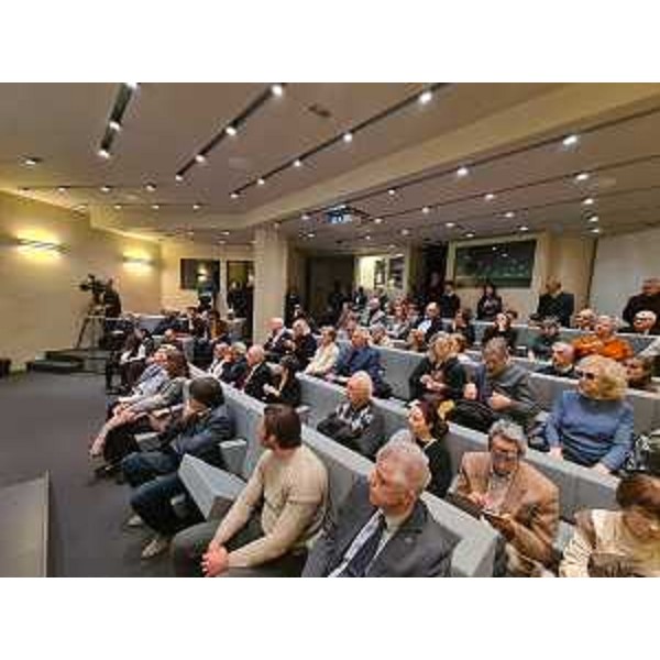 Momenti dell'evento in Sala Tessitori sul patrimonio archivistico della famiglia Gabrielli - Momenti dell'evento in Sala Tessitori sul patrimonio archivistico della famiglia Gabrielli