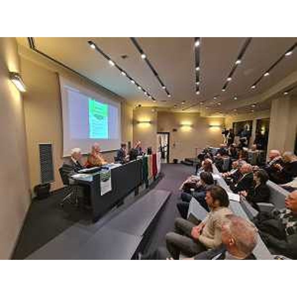 Momenti dell'evento in Sala Tessitori sul patrimonio archivistico della famiglia Gabrielli - Momenti dell'evento in Sala Tessitori sul patrimonio archivistico della famiglia Gabrielli