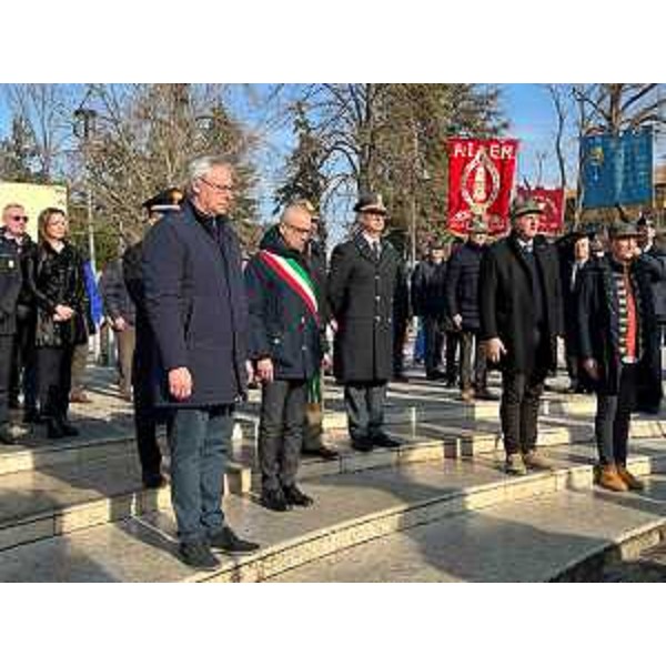 Il presidente del Cr Fvg, Mauro Bordin, il sindaco di Latisana, Lanfranco Sette, e alle loro spalle la consigliera regionale Maddalena Spagnolo - Il presidente del Cr Fvg, Mauro Bordin, il sindaco di Latisana, Lanfranco Sette, e alle loro spalle la consigliera regionale Maddalena Spagnolo