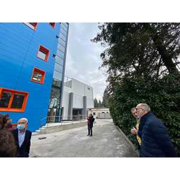 Una vista esterna della nuova torre dei servizi del policlinico San Giorgio di Pordenone - Una vista esterna della nuova torre dei servizi del policlinico San Giorgio di Pordenone