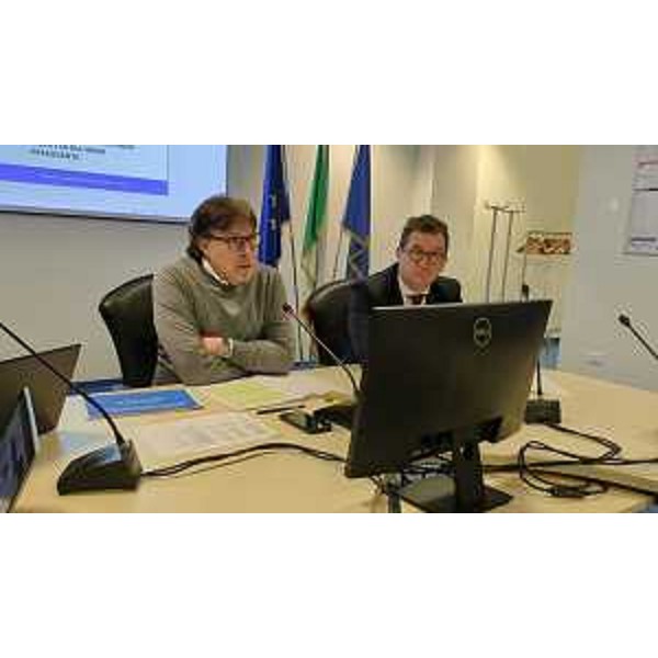 L'assessore Sergio Emidio Bini presenta l'iter per la nuova legge regionale sul commercio e turismo - L'assessore Sergio Emidio Bini presenta l'iter per la nuova legge regionale sul commercio e turismo 