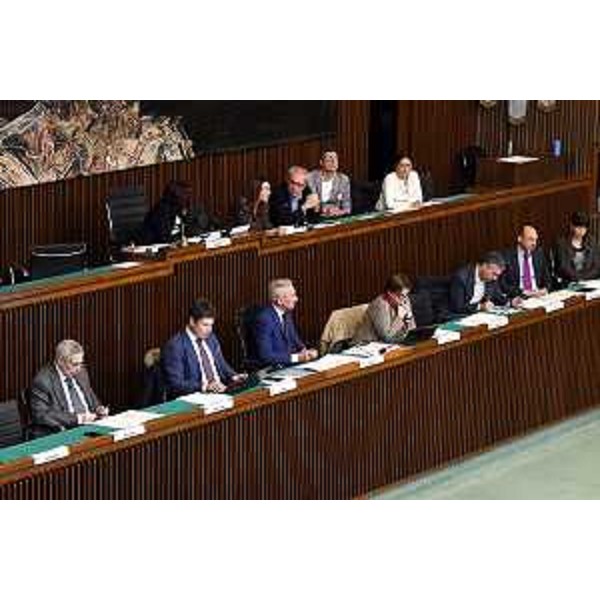 Il tavolo di presidenza della Commissione - Il tavolo di presidenza della Commissione