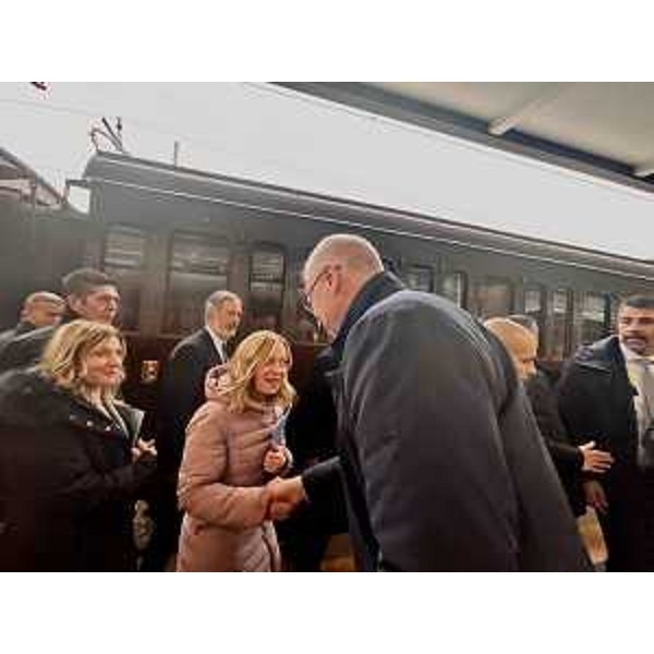 Il presidente del Cr Fvg, Mauro Bordin, con la presidente del Consiglio, Giorgia Meloni - Il presidente del Cr Fvg, Mauro Bordin, con la presidente del Consiglio, Giorgia Meloni