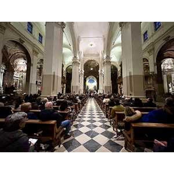 La cattedrale gramita di persone per il concerto della Banda giovanile Anbima Fvg - La cattedrale gramita di persone per il concerto della Banda giovanile Anbima Fvg