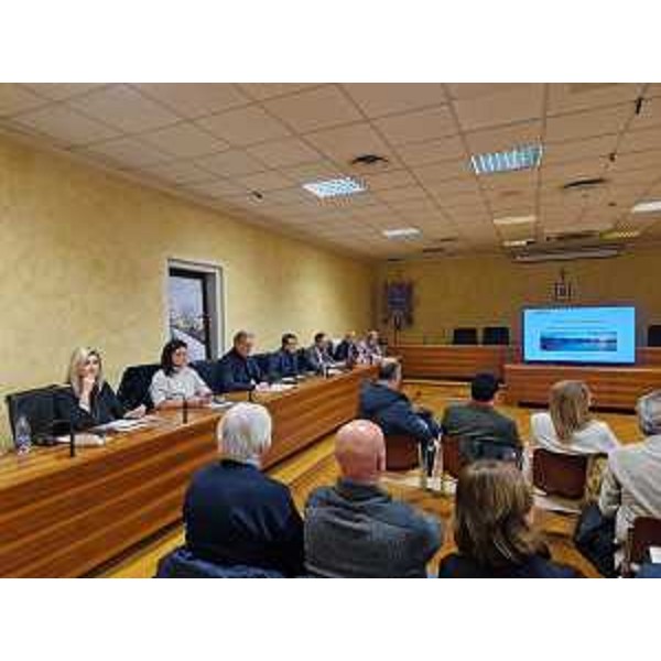 L'assessore regionale alla Difesa dell'ambiente, energia e sviluppo sostenibile Fabio Scoccimarro all'incontro sulla "Messa in sicurezza del fiume Tagliamento". - L'assessore regionale alla Difesa dell'ambiente, energia e sviluppo sostenibile Fabio Scoccimarro all'incontro sulla "Messa in sicurezza del fiume Tagliamento".
