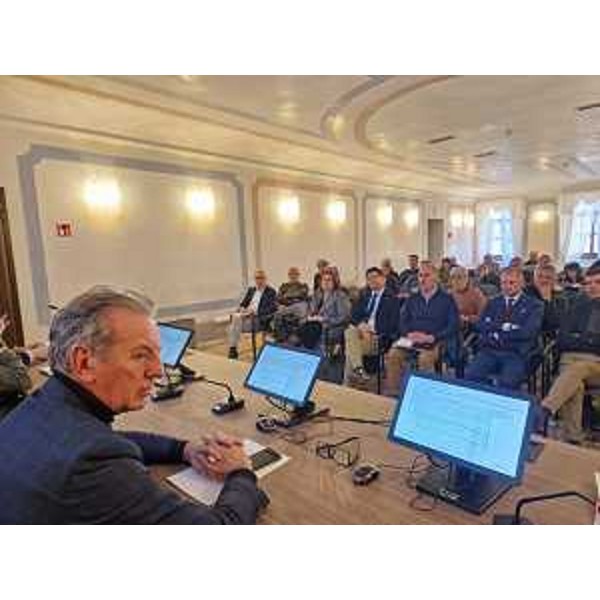 L'assessore regionale alla Difesa dell'ambiente Fabio Scoccimarro alla presentazione del Pgra a Colloredo di Monte Albano - L'assessore regionale alla Difesa dell'ambiente Fabio Scoccimarro alla presentazione del Pgra a Colloredo di Monte Albano