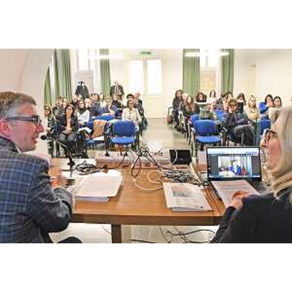 L'assessore Roberti interviene al convegno "Italiano nel mondo e lingue minoritarie dentro e fuori i confini italiani" all'Università di Udine - L'assessore Roberti interviene al convegno "Italiano nel mondo e lingue minoritarie dentro e fuori i confini italiani" all'Università di Udine