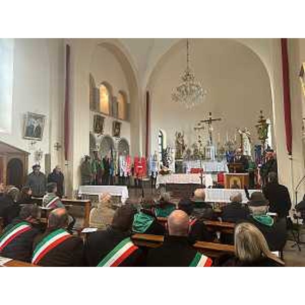 Autorità e sindaci alla Santa Messa - Autorità e sindaci alla Santa Messa 