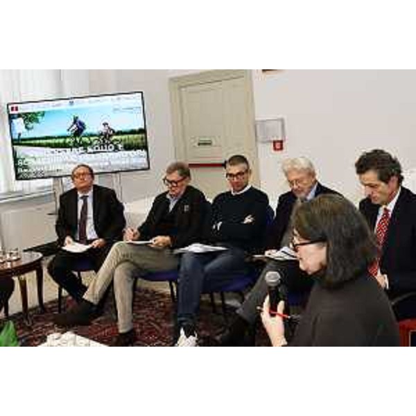 L'assessore Pierpaolo Roberti (al centro) alla presentazione del Report Best - L'assessore Pierpaolo Roberti (al centro) alla presentazione del Report Best