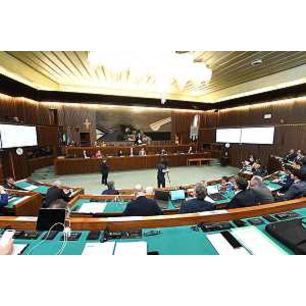 Una veduta dell'Aula durante l'esame delle mozioni - Una veduta dell'Aula durante l'esame delle mozioni