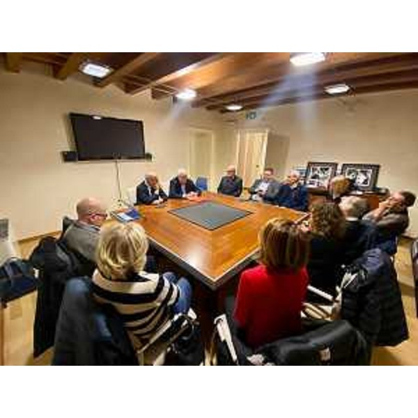 Una fase dell'incontro svoltosi oggi in Municipio a Casarsa alla presenza del'assessore regionale alla Salute Riccardo Riccardi - Una fase dell'incontro svoltosi oggi in Municipio a Casarsa alla presenza del'assessore regionale alla Salute Riccardo Riccardi