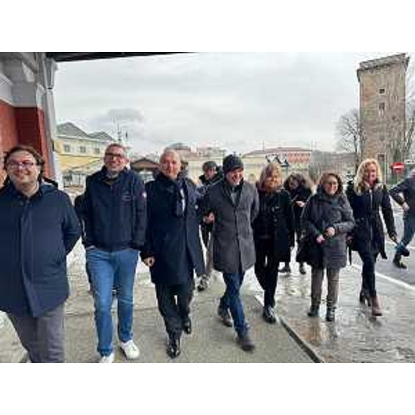 L'assessore Pierpaolo Roberti (secondo da sinistra) assieme al sindaco Roberto Dipiazza all'inaugurazione della bretella di Porto Vecchio a Trieste - L'assessore Pierpaolo Roberti (secondo da sinistra) assieme al sindaco Roberto Dipiazza all'inaugurazione della bretella di Porto Vecchio a Trieste