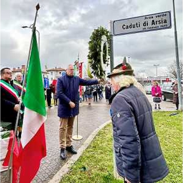 Il presidente del Cr Fvg, Mauro Bordin, commemora le vittime di Arsia - Il presidente del Cr Fvg, Mauro Bordin, commemora le vittime di Arsia