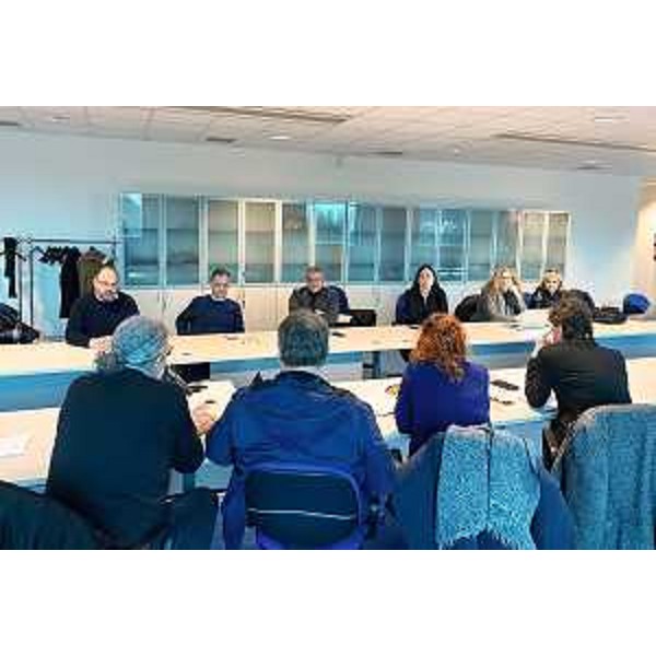 Un momento del confronto degli operatori con il gruppo del Pd - Un momento del confronto degli operatori con il gruppo del Pd