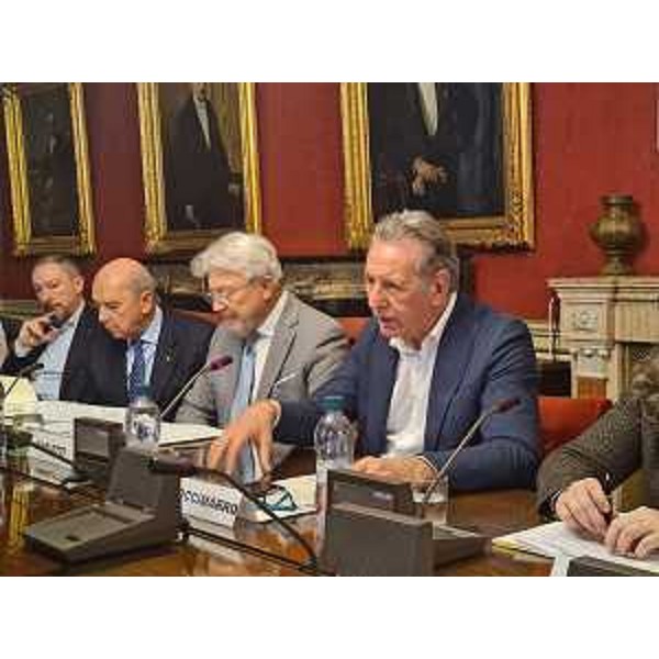 L'assessore Scoccimarro alla presentazione di Olio Capitale 2024 - L'assessore Scoccimarro alla presentazione di Olio Capitale 2024