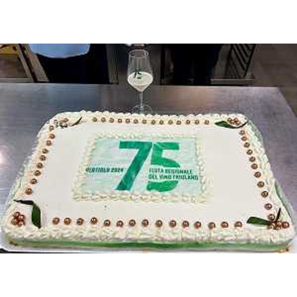La torta per il 75. compleanno della Festa del vino - La torta per il 75. compleanno della Festa del vino