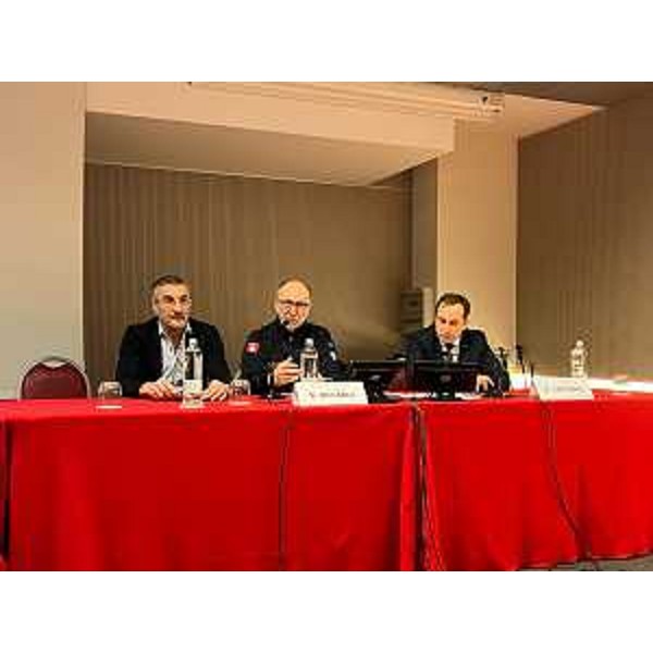 Al centro l'assessore regionale alla Salute, Riccardo Riccardi, con Roberto Petri e Denis Caporale direttore generale Asufc. - Al centro l'assessore regionale alla Salute, Riccardo Riccardi, con Roberto Petri e Denis Caporale direttore generale Asufc.