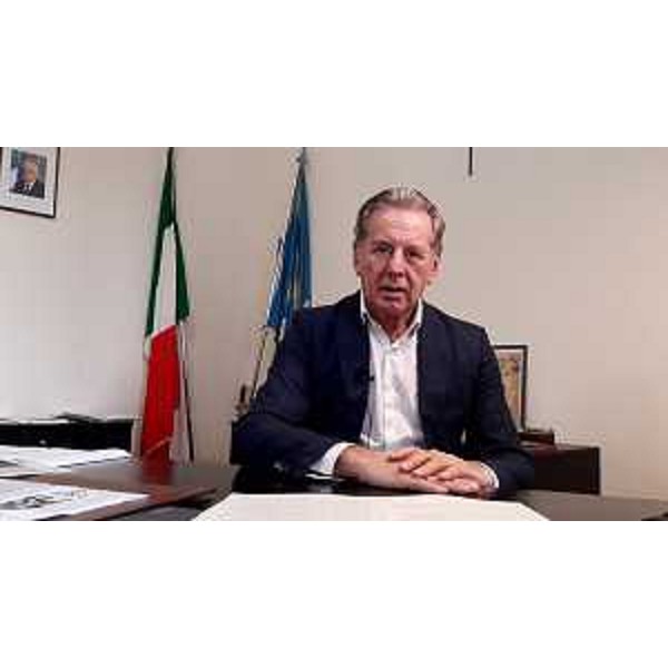 L'assessore regionale all'Ambiente ed energia Fabio Scoccimarro durante il suo intervento in videomessaggio al convegno "Sottoprodotti, verde urbano e fuori foresta" - L'assessore regionale all'Ambiente ed energia Fabio Scoccimarro durante il suo intervento in videomessaggio al convegno "Sottoprodotti, verde urbano e fuori foresta"