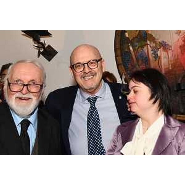 L'assessore regionale ai Sistemi informativi Sebastiano Callari con l'artista Giorgio Celiberti - L'assessore regionale ai Sistemi informativi Sebastiano Callari con l'artista Giorgio Celiberti