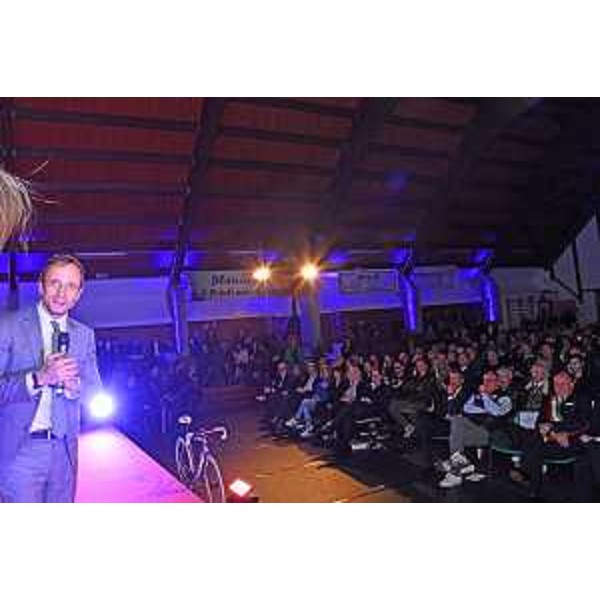 Il governatore Massimiliano Fedriga interviene alla presentazione della tappa numero 19 del Giro - Il governatore Massimiliano Fedriga interviene alla presentazione della tappa numero 19 del Giro 