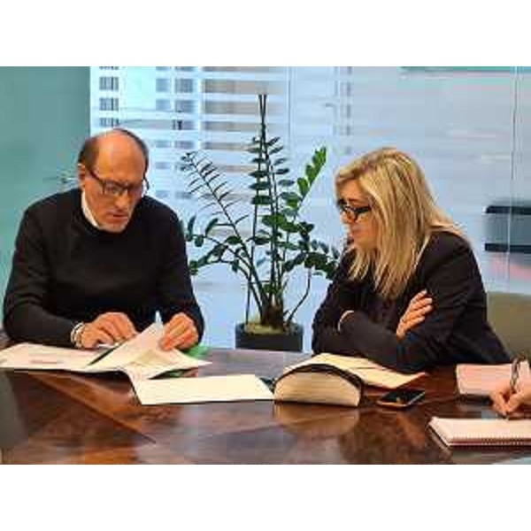 L'assessore Cristina Amirante con il direttore del Consorzio Ponte Rosso-Tagliamento Daniele Gerolin. - L'assessore Cristina Amirante con il direttore del Consorzio Ponte Rosso-Tagliamento Daniele Gerolin.