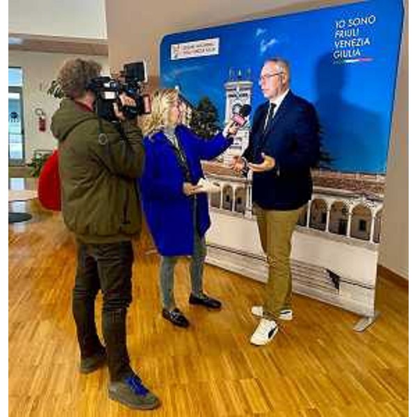 Il presidente Bordin intervistato dalle emittenti televisive a margine della conferenza stampa - Il presidente Bordin intervistato dalle emittenti televisive a margine della conferenza stampa