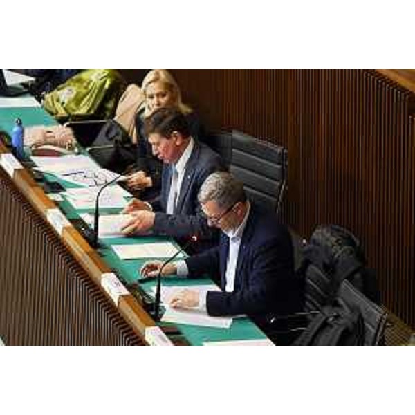 Da destra, l'assessore Stefano Zannier e Alberto Budai (Lega), presidente della IV Commissione - Da destra, l'assessore Stefano Zannier e Alberto Budai (Lega), presidente della IV Commissione