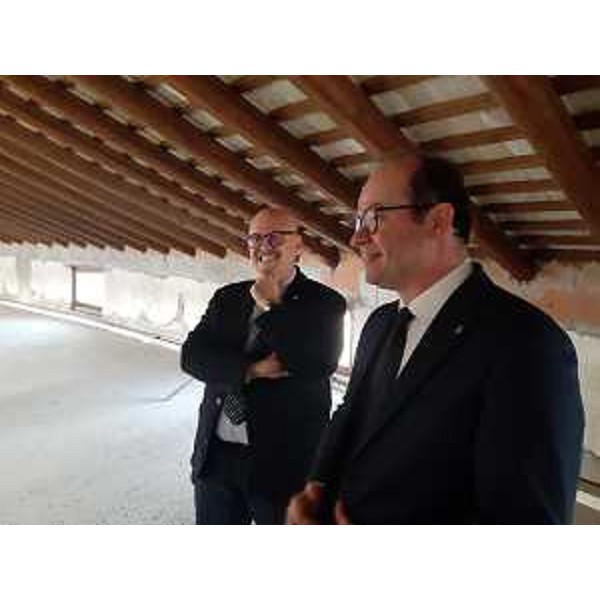 Il vice presidente con delega alla Cultura Mario Anzil, l'assessore regionale al Patrimonio Sebastiano Callari durante il sopralluogo all'esedra di Levante di Villa Manin - Il vice presidente con delega alla Cultura Mario Anzil, l'assessore regionale al Patrimonio Sebastiano Callari durante il sopralluogo all'esedra di Levante di Villa Manin