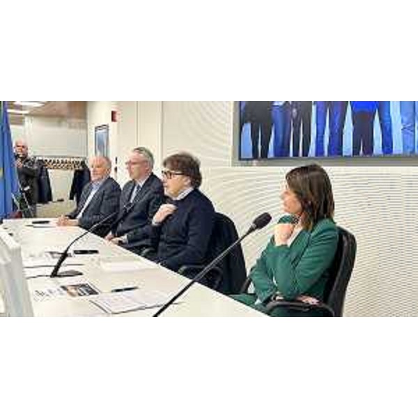 Un altro momento dell'incontro pubblico - Un altro momento dell'incontro pubblico