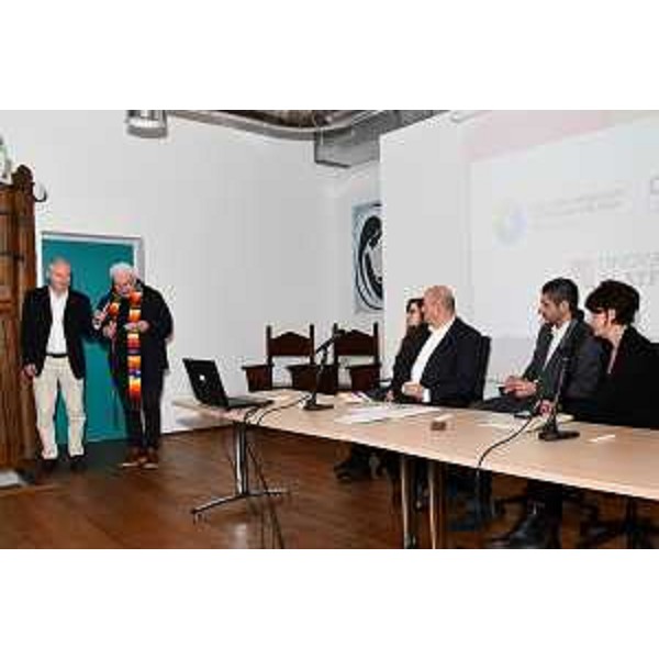 Una fase della conferenza stampa - Una fase della conferenza stampa