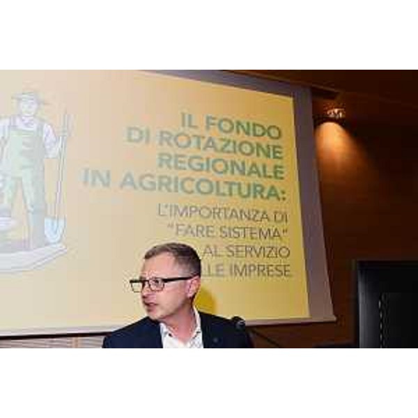 L'assessore Stefano Zannier interviene al convegno dedicato al Fondo di rotazione regionale in agricoltura - L'assessore Stefano Zannier interviene al convegno dedicato al Fondo di rotazione regionale in agricoltura