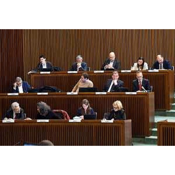 I banchi del Pd durante la discussione in V Commissionie - I banchi del Pd durante la discussione in V Commissionie