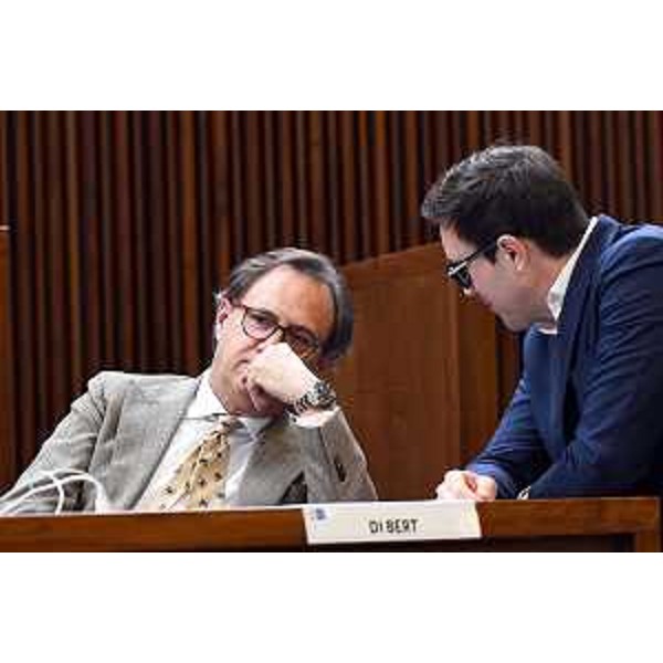 Da sinistra Mauro Di Bert, capogruppo Fp, e Igor Treleani (FdI) - Da sinistra Mauro Di Bert, capogruppo Fp, e Igor Treleani (FdI)