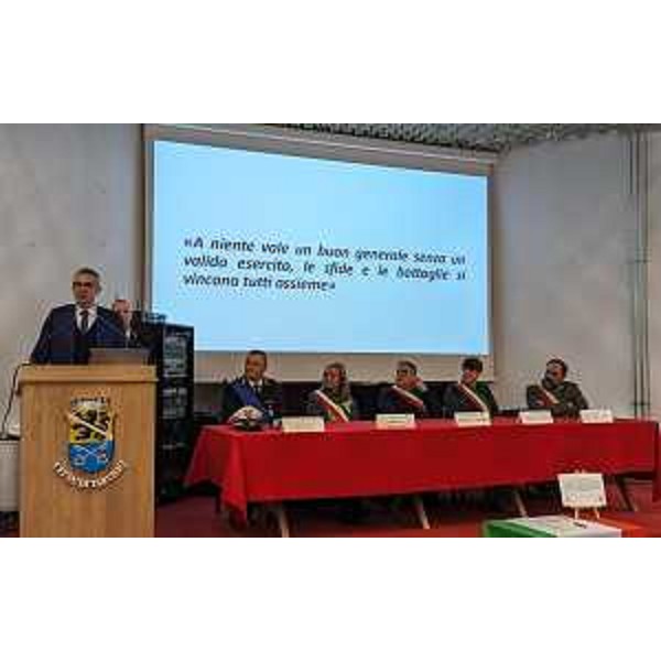 L'assessore Roberti interviene a Tarvisio alla presentazione del nuovo Corpo del Distretto di polizia locale Canal del Ferro e Valcanale - L'assessore Roberti interviene a Tarvisio alla presentazione del nuovo Corpo del Distretto di polizia locale Canal del Ferro e Valcanale