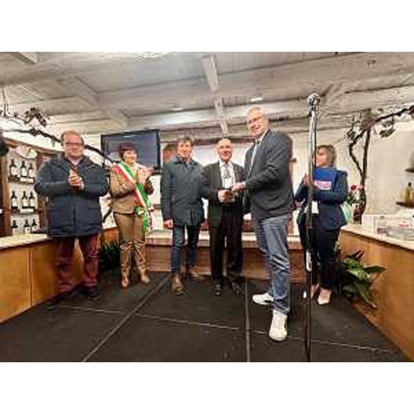 Il vicepresidente della Regione, Mario Anzil, la sindaca Eleonora Viscardis, il consigliere regionale Alberto Budai, il presidente della Pro Loco Risorgive del Medio Friuli, Marino Zanchetta e il presidente del Cr Fvg, Mauro Bordin - Il vicepresidente della Regione, Mario Anzil, la sindaca Eleonora Viscardis, il consigliere regionale Alberto Budai, il presidente della Pro Loco Risorgive del Medio Friuli, Marino Zanchetta e il presidente del Cr Fvg, Mauro Bordin